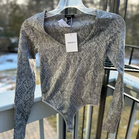 Grey knit bodysuit - Picture 1 of 4